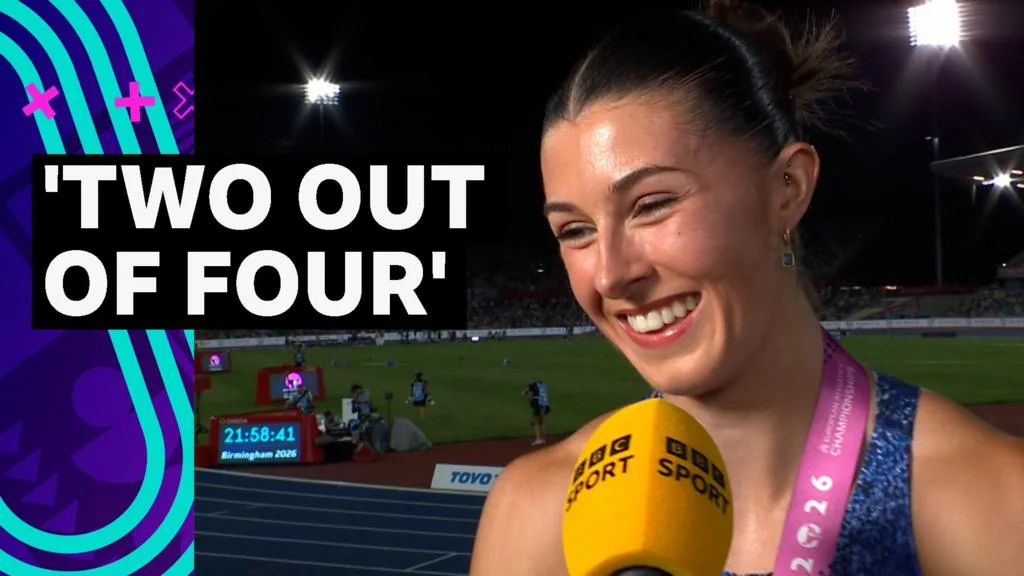 Amy Hunt conquista segundo ouro nos 200m e mira revezamento