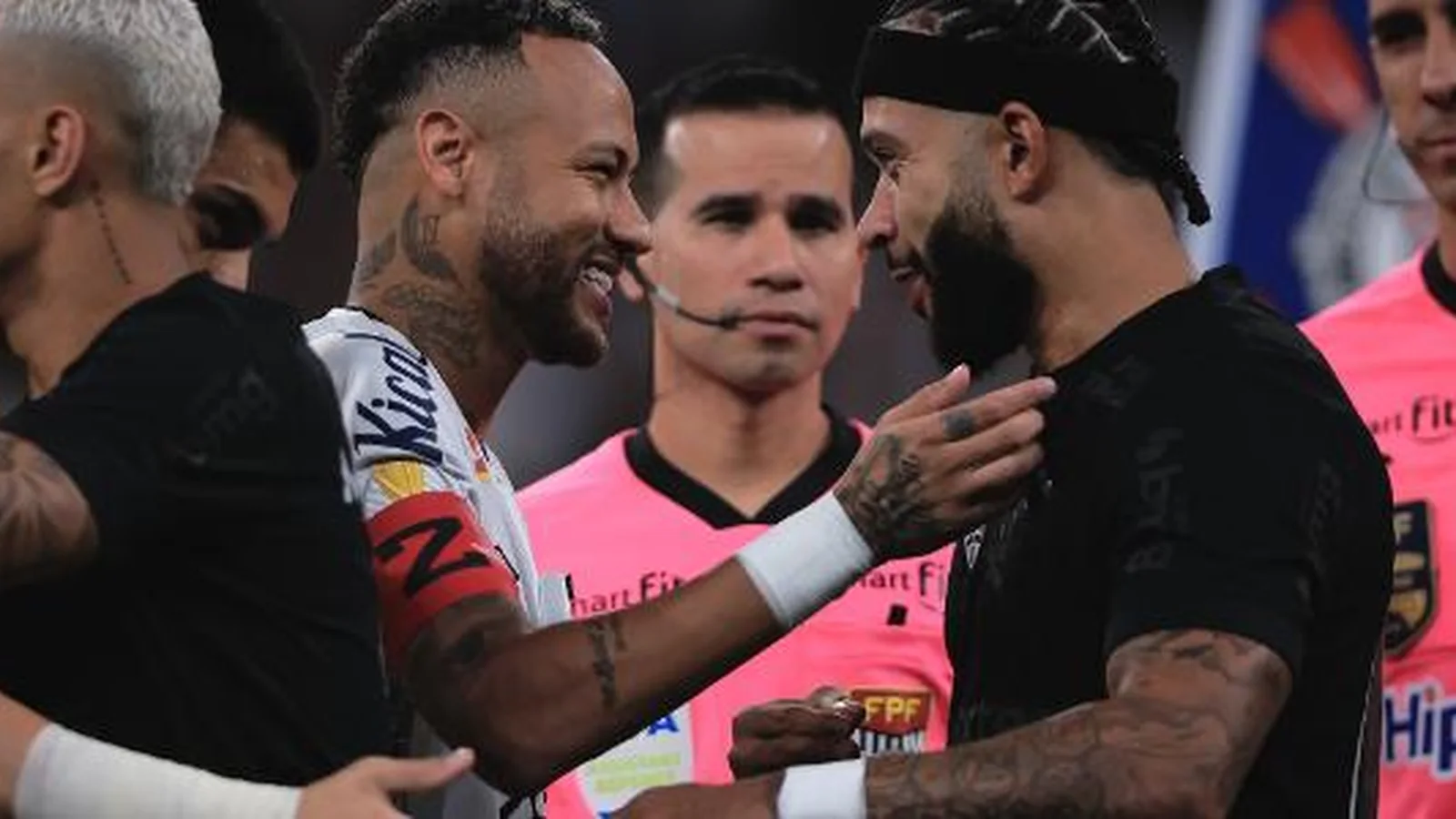 Arnaldo Ribeiro: se Neymar não rende mais, imagina Memphis no Corinthians