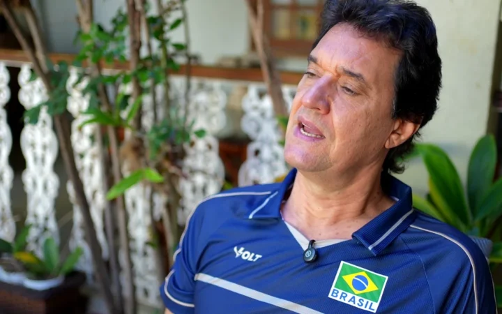 Boni celebra 50 anos de carreira e títulos com a seleção feminina