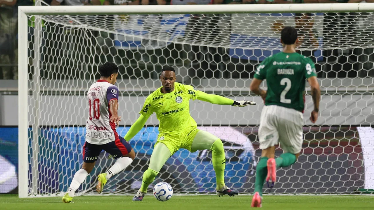 Carlos Miguel promete classificação após erro contra Cerro Porteño