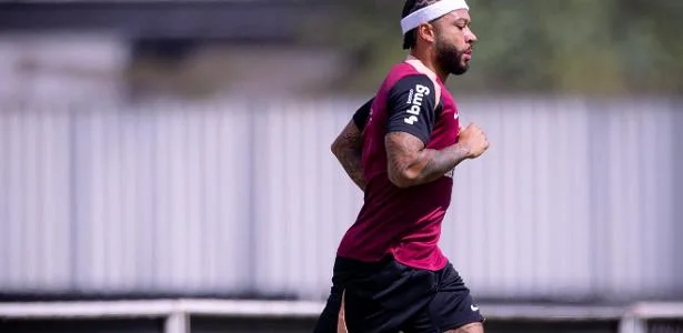 Cori recomenda renovação de contrato de Memphis Depay após redução