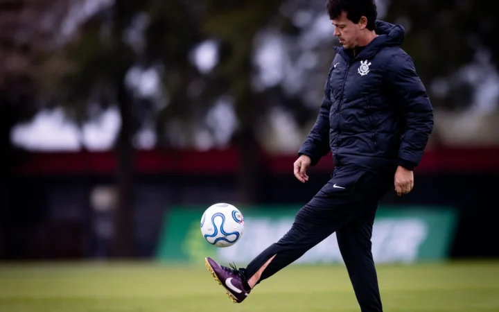Corinthians busca melhorar retrospecto contra argentinos ao enfrentar Rosario Central