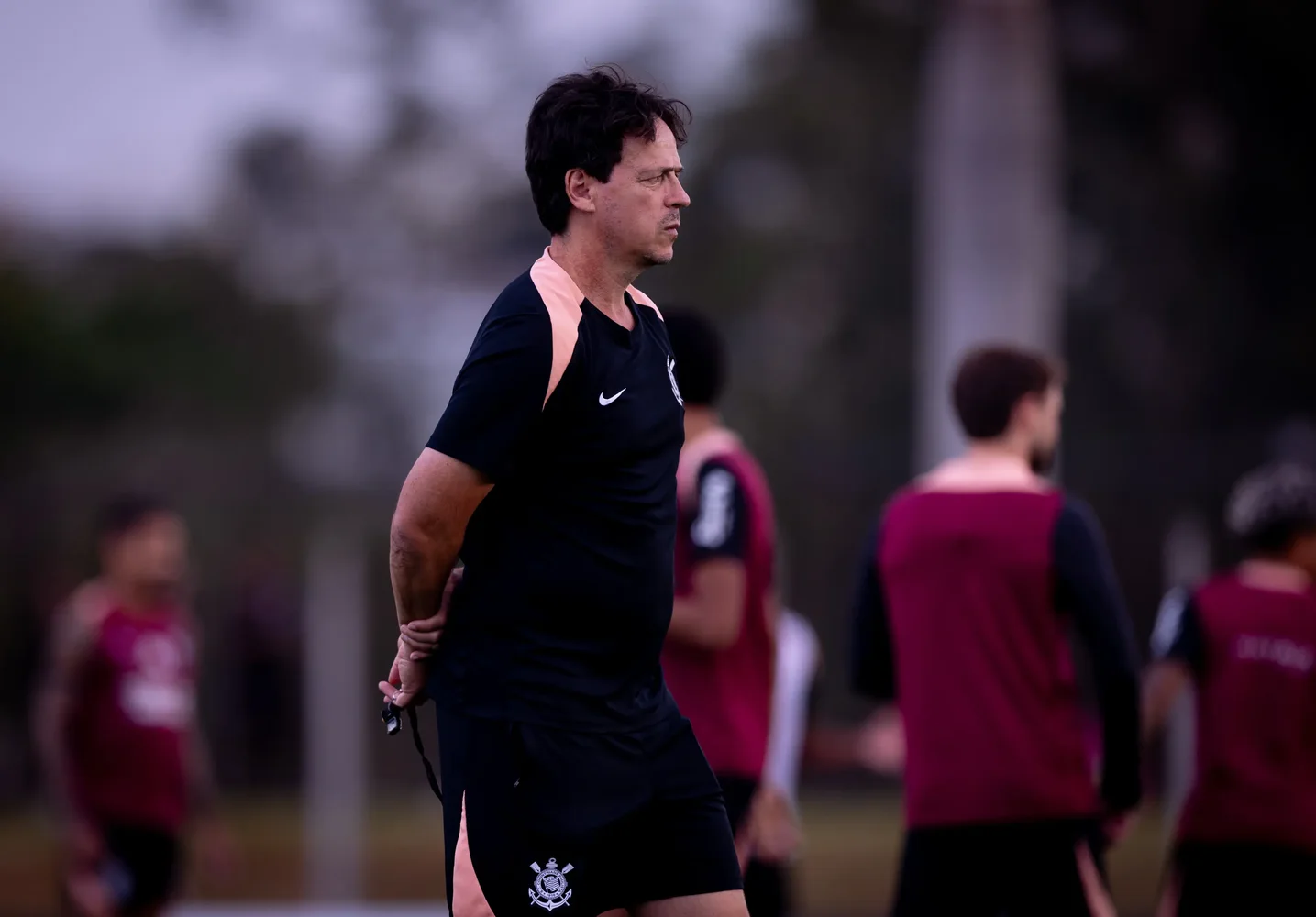 Corinthians precisa mudar o meio‑campo sem Allan contra o Rosario Central