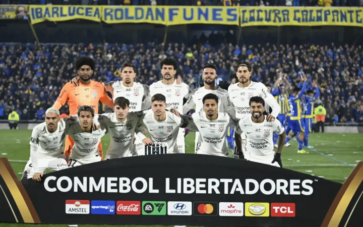 Hugo Souza denuncia ofensas racistas em jogo do Corinthians na Argentina