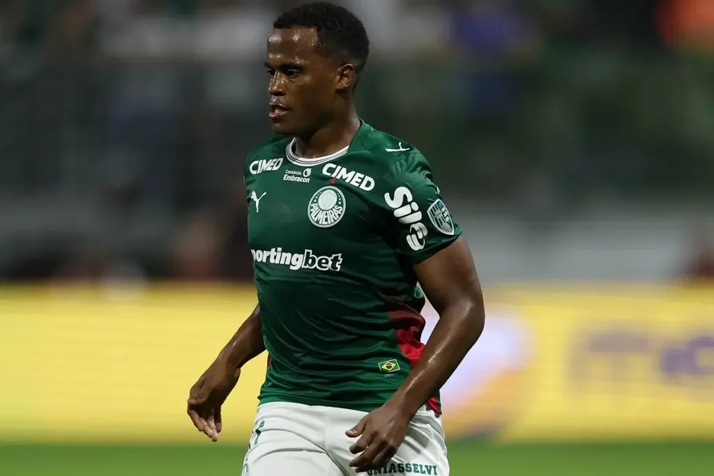 Jhon Arias enfrenta ex‑clube no Maracanã pela 23ª rodada
