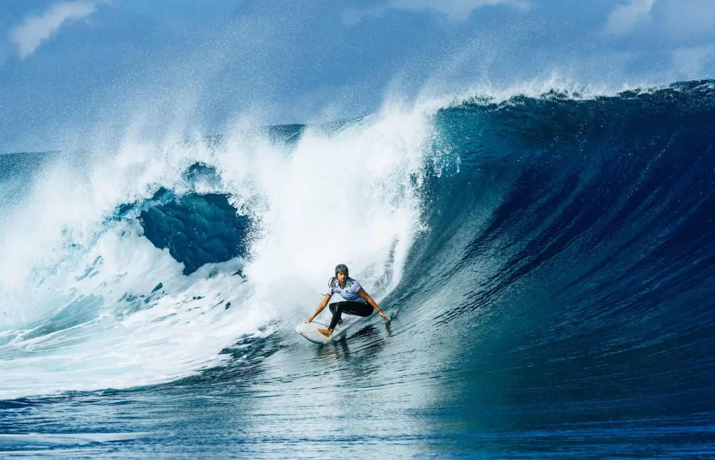 Luana Silva é eliminada por Yolanda Hopkins no round 2 em Teahupo'o