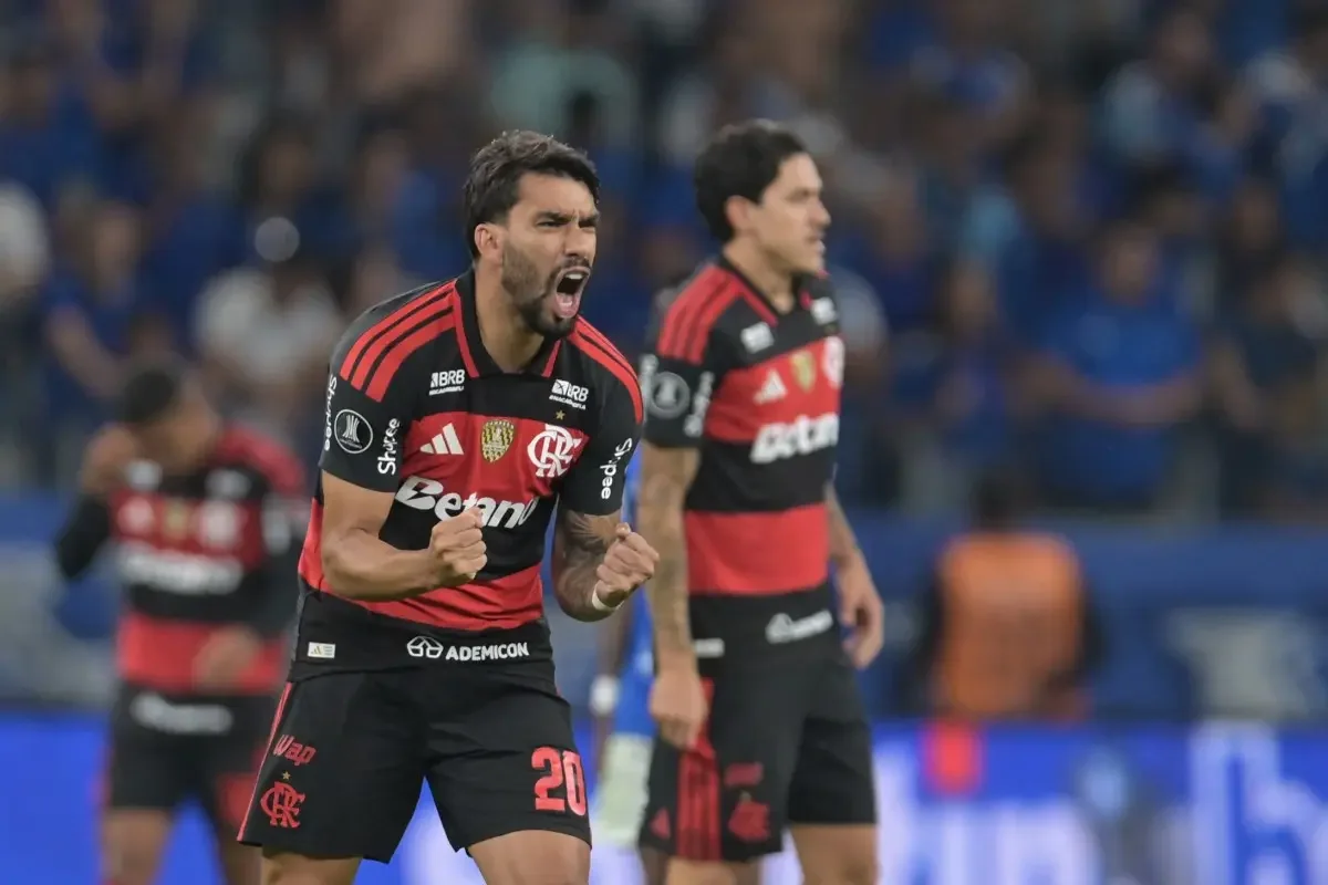 Lucas Paquetá empata Flamengo na Libertadores com primeiro toque