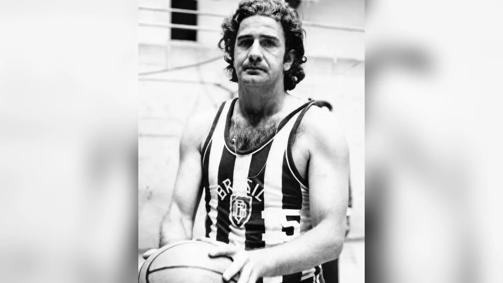 Morre Carlos Massoni, o Mosquito, ícone do basquete brasileiro