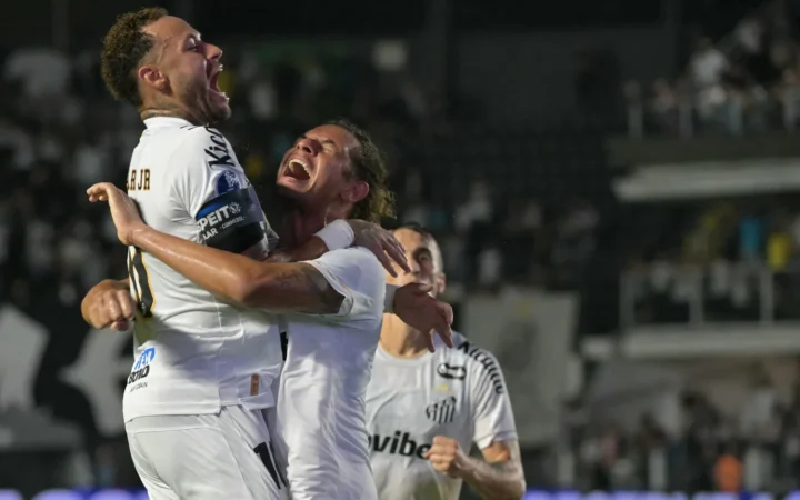 Neymar cria duas assistências e Santos vira 2 a 1 sobre Macará