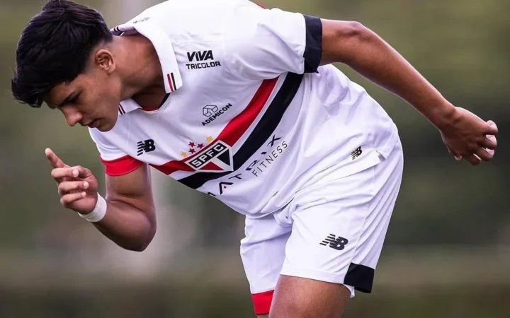 Nicolas Bosshardt retorna ao treino do São Paulo após acidente