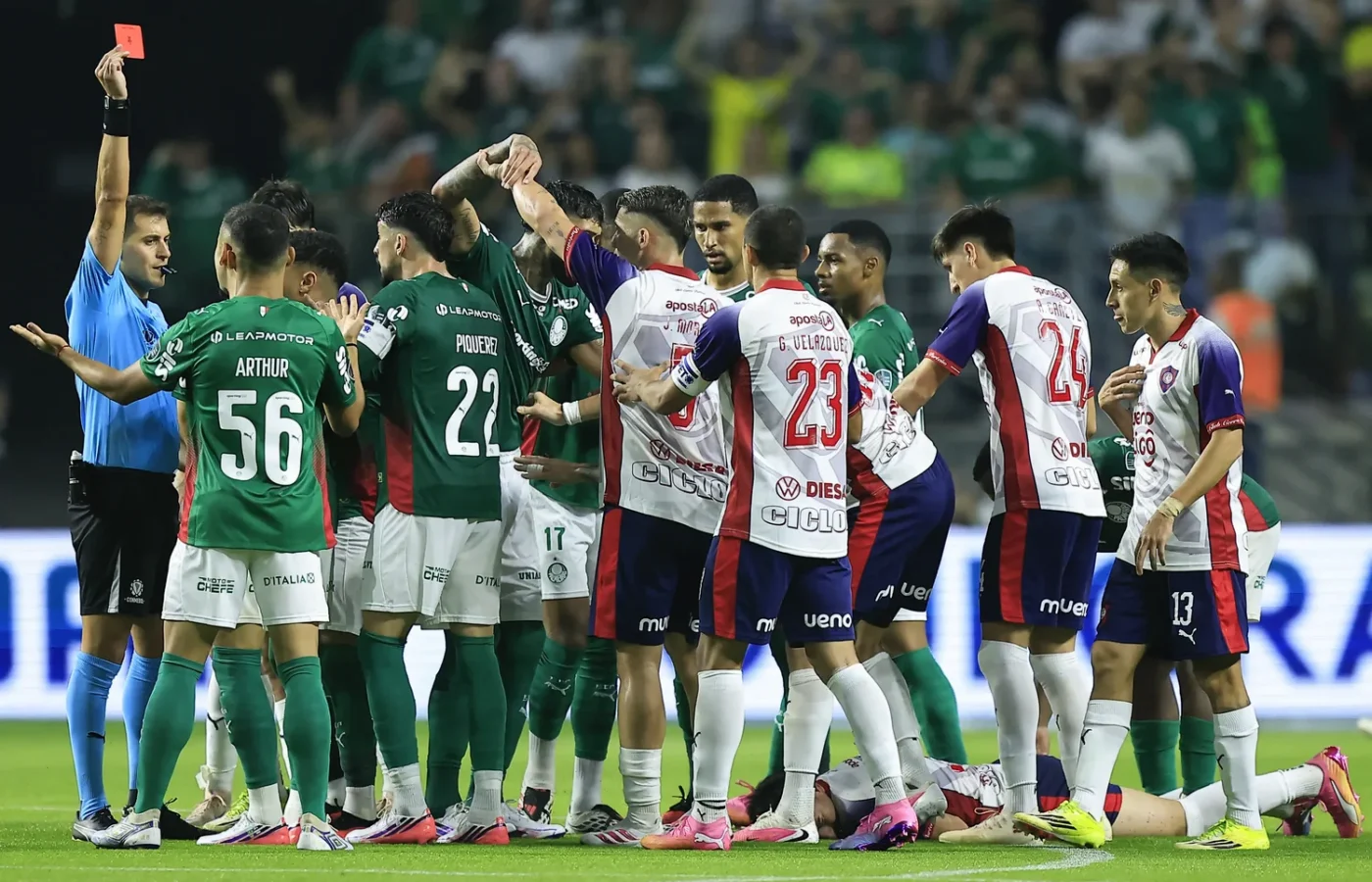 Palmeiras avalia recurso à CONMEBOL após expulsão de Andreas