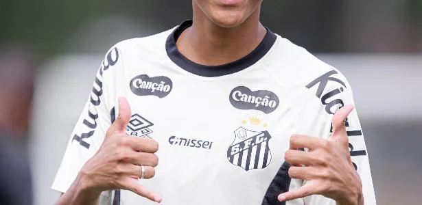 Santos pode faturar milhões com empréstimo e venda de Robinho Jr.