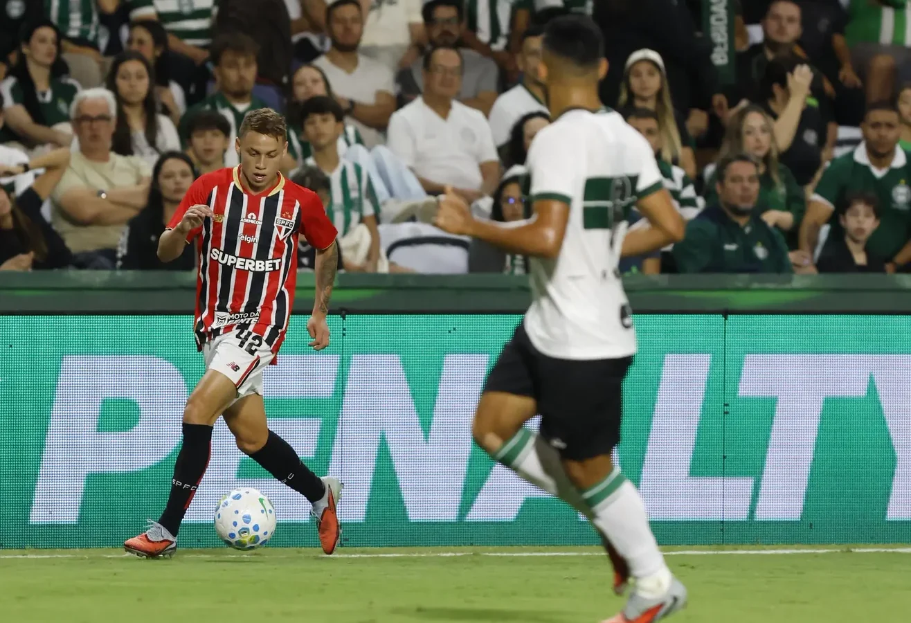 São Paulo recebe Coritiba às 21h no Morumbi pela 23ª rodada