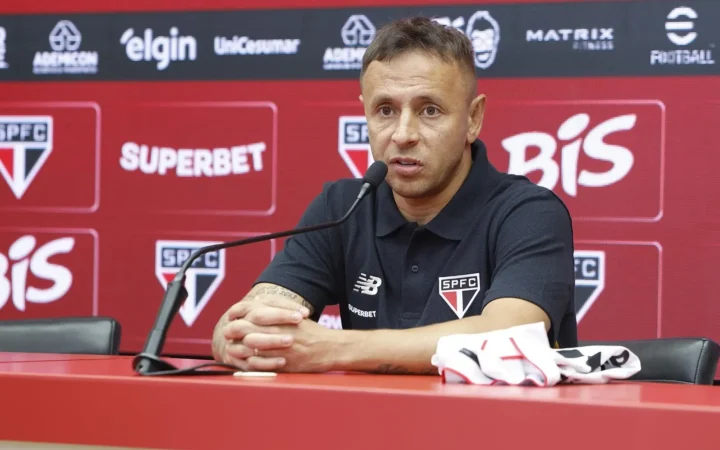 STJD converte suspensão de Rafinha em advertência após derrota ao Grêmio