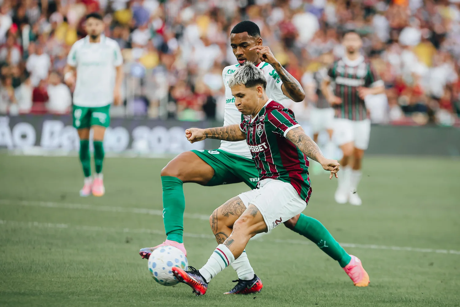 Tempo de bola rolando no Brasileirão chega a 55:29 após novas regras