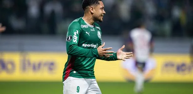 Vitor Roque busca fim de jejum de 160 dias contra o Fluminense no Brasileirão